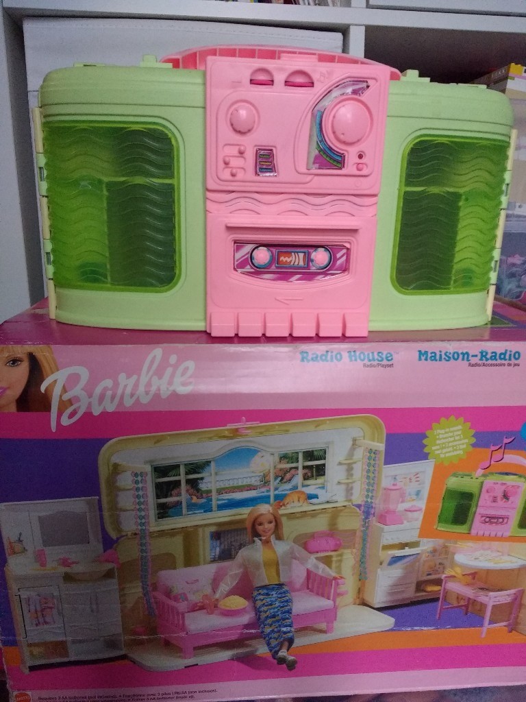 barbie radio house